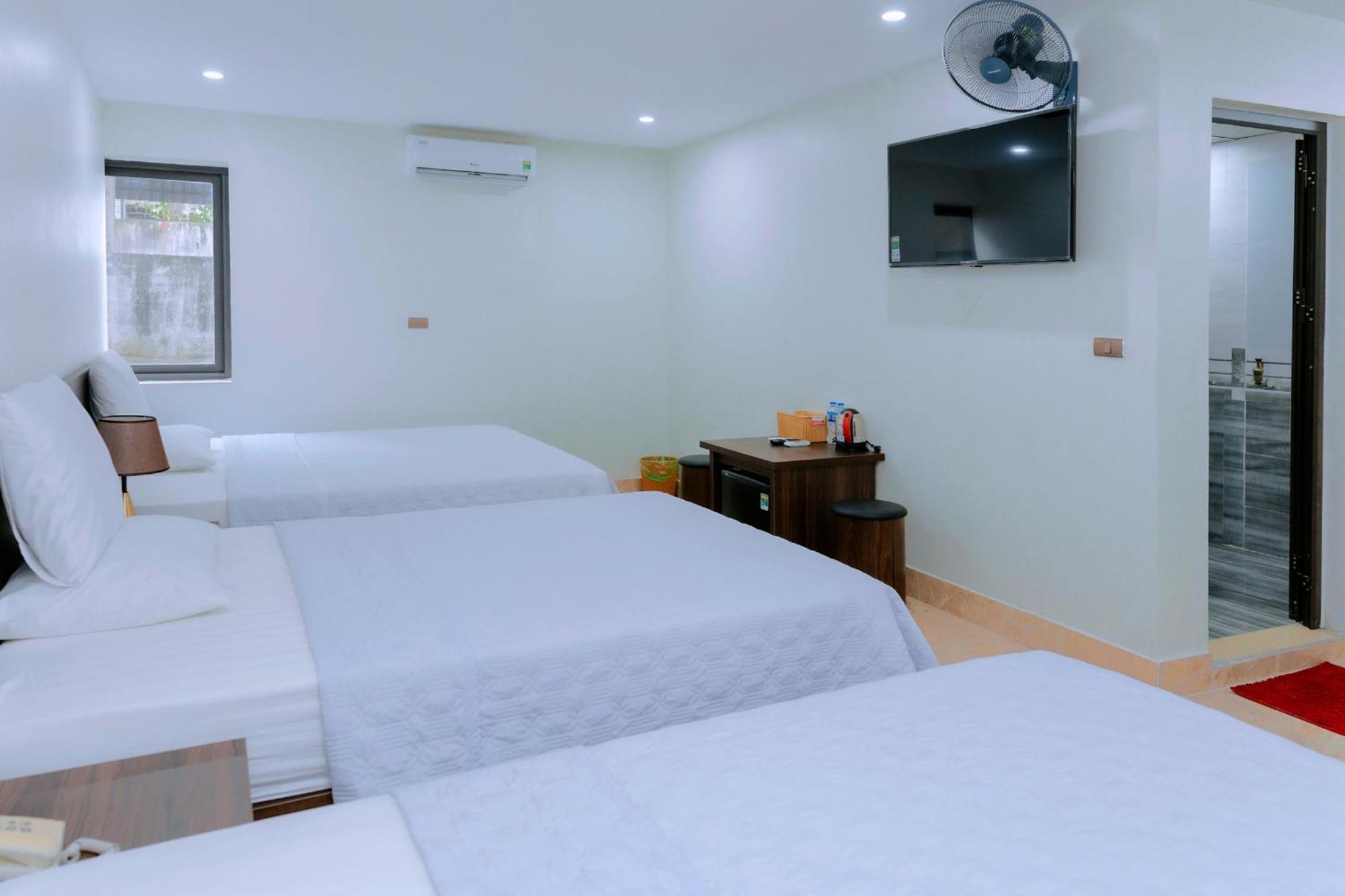 Thu Ha Hotel Uong Bi Экстерьер фото