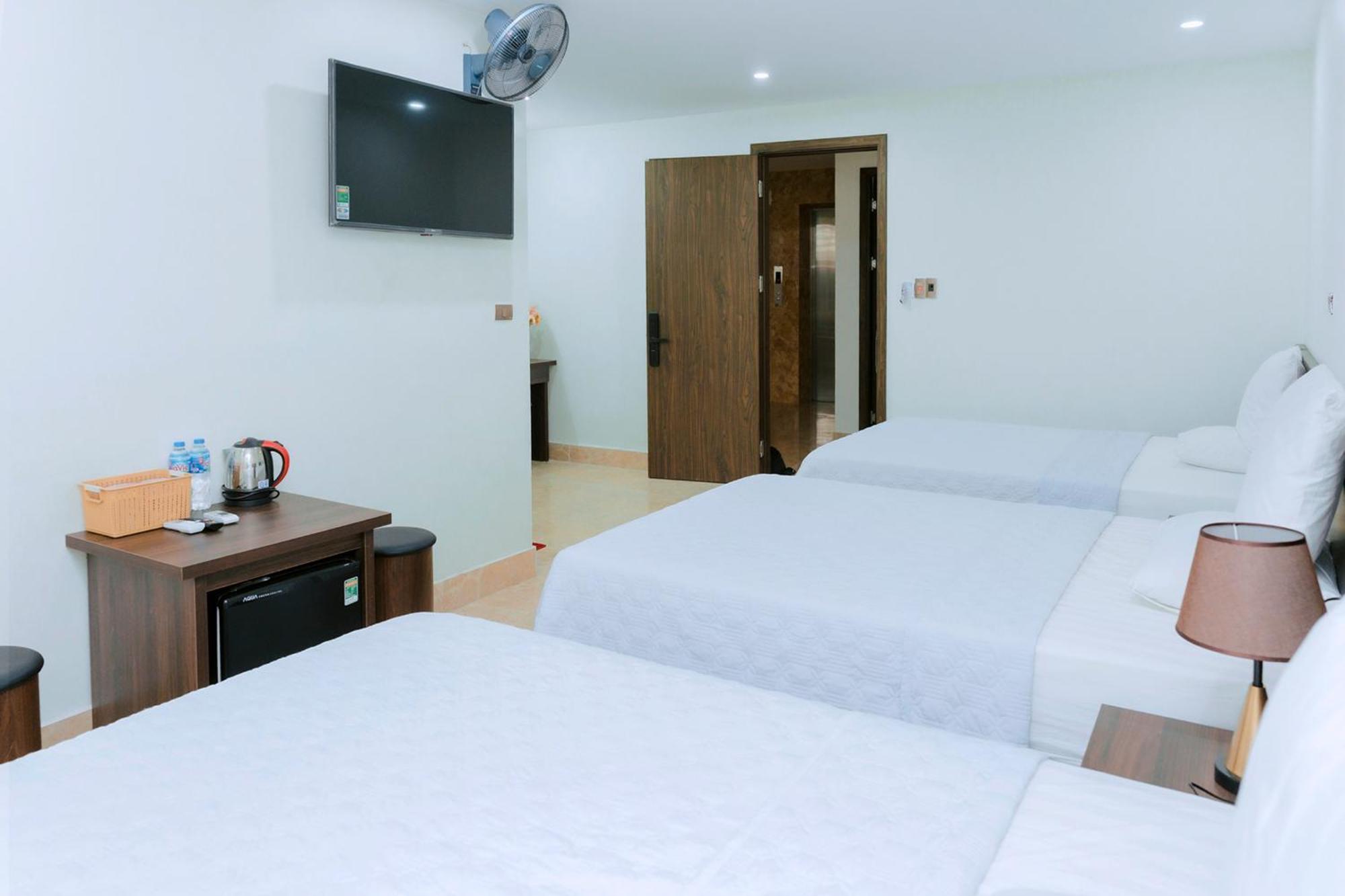Thu Ha Hotel Uong Bi Экстерьер фото