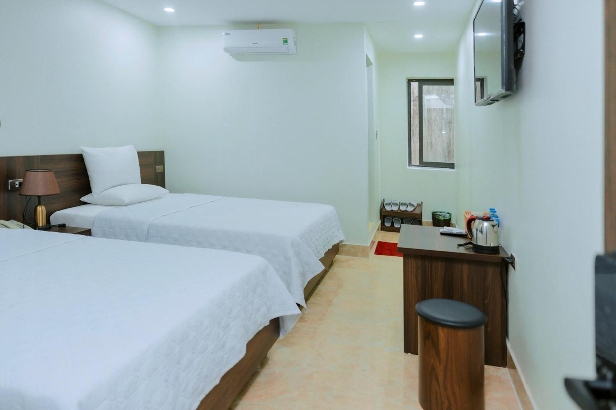 Thu Ha Hotel Uong Bi Экстерьер фото