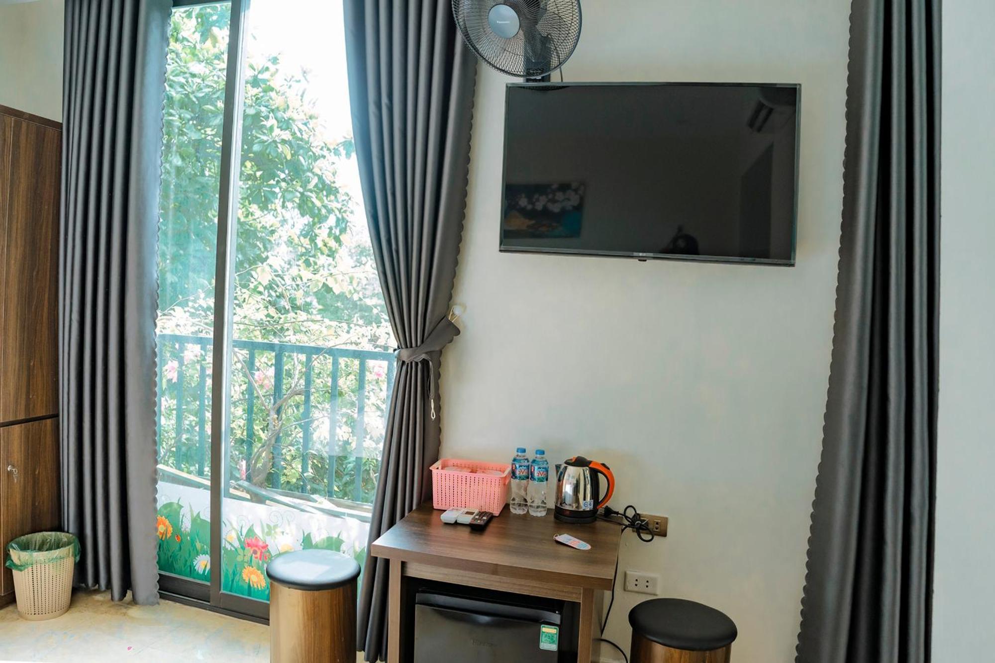 Thu Ha Hotel Uong Bi Экстерьер фото