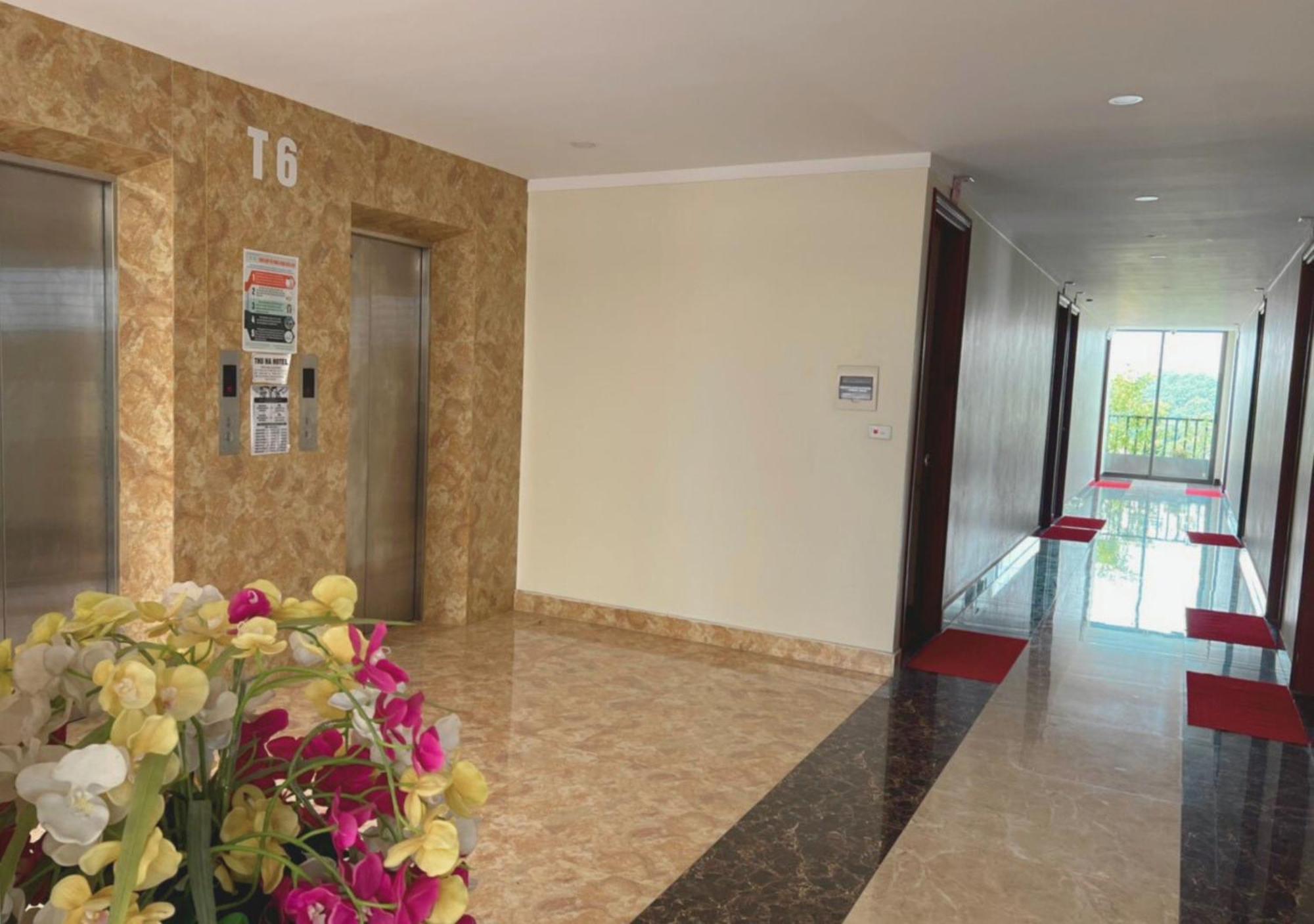 Thu Ha Hotel Uong Bi Экстерьер фото