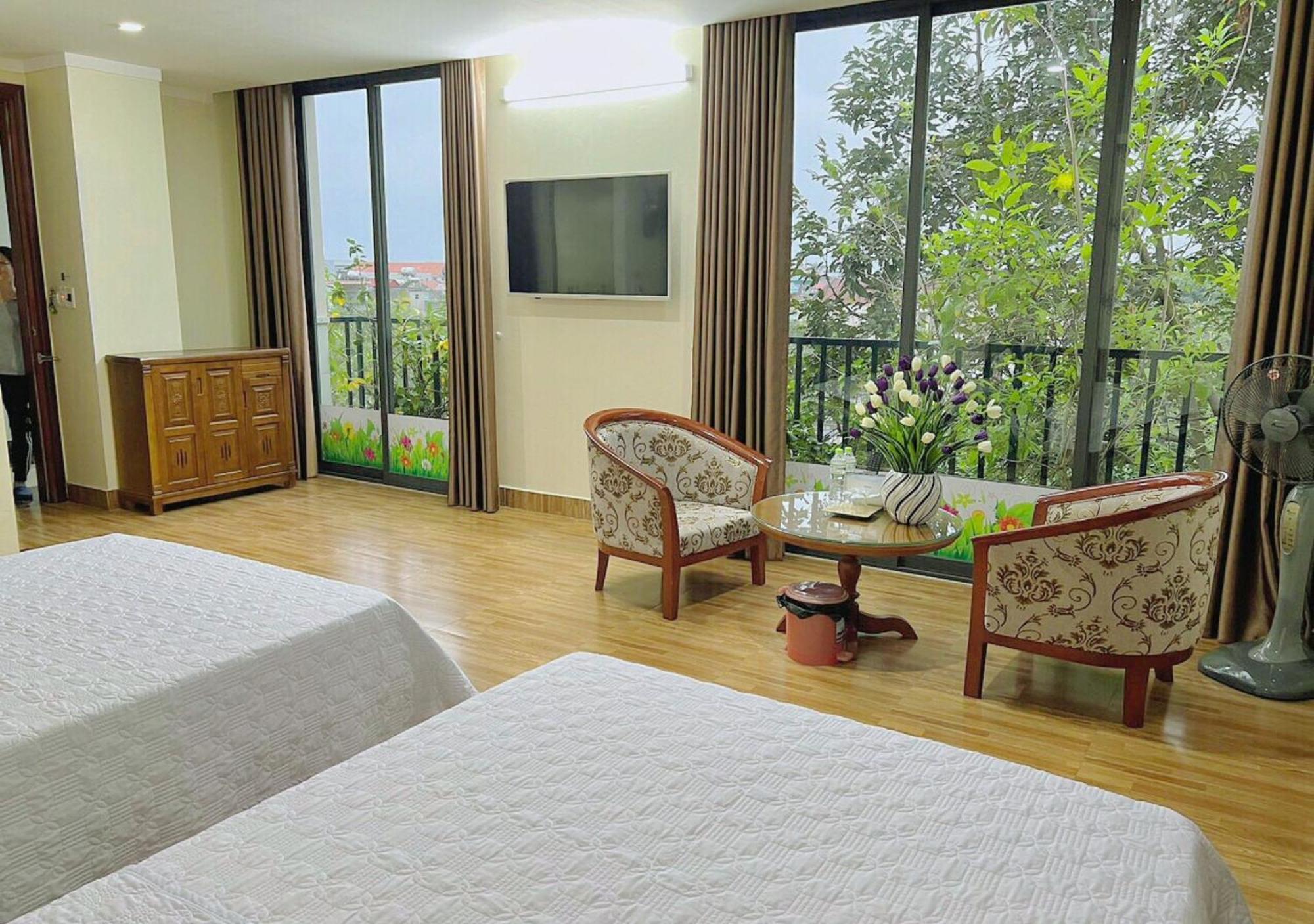 Thu Ha Hotel Uong Bi Экстерьер фото